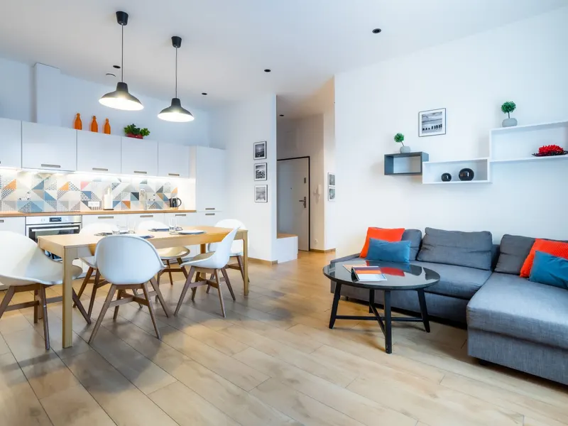 Stylowy Apartament w Centrum | 3 Sypialnie | Blisko Plaży – zdjęcie 1