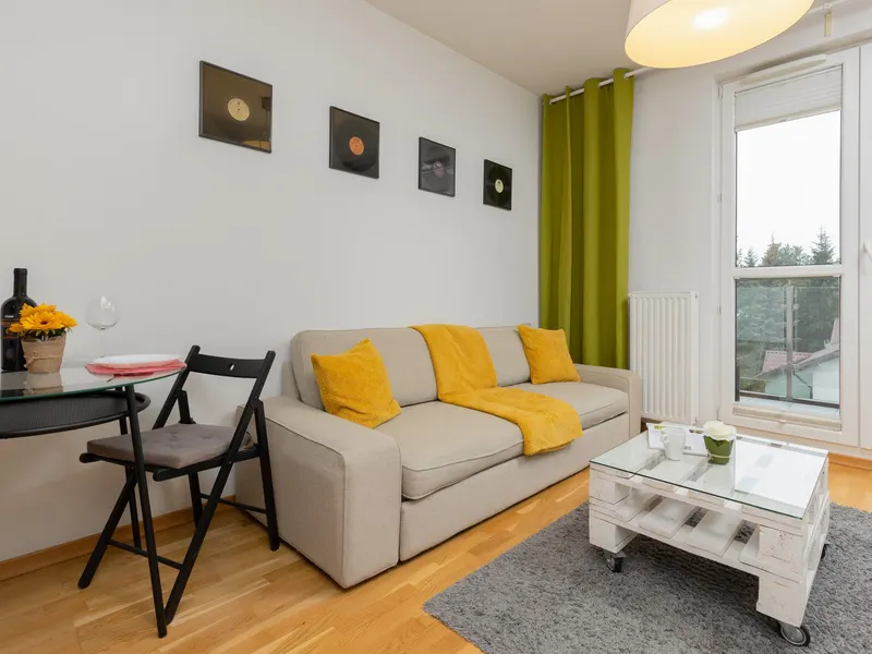 Helle Wohnung mit Balkon | 15 min zur Metro – Foto 1