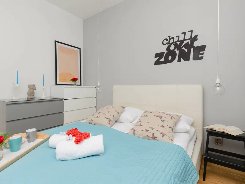 Helle Wohnung mit Balkon | 15 min zur Metro – Foto 2
