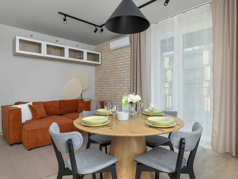Geräumige Wohnung mit Balkon | Parkplatz | Arbeitsplatz – Foto 1