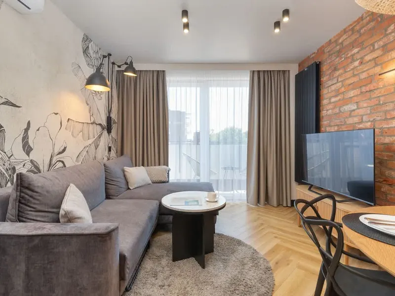 Stylowy Apartament | Dwie Sypialnie, Klimatyzacja, Balkon – zdjęcie 1