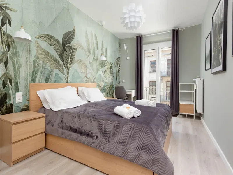 Apartment in the Center | Balcony and Workspace – photo 2