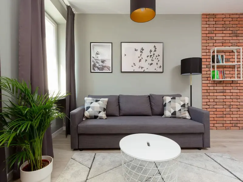 Apartment in the Center | Balcony and Workspace – photo 1