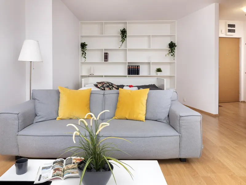 Classic Apartment with a Balcony | Bathtub | Near the Metro – photo 1