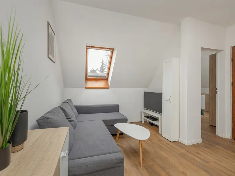 Stilvolles Apartment mit Schlafzimmer | Kostenloses Parken – Foto 2