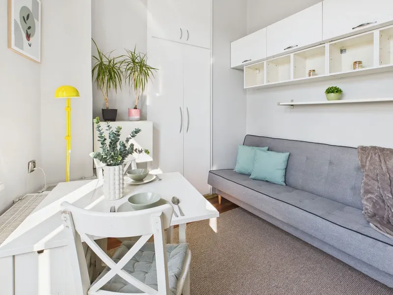 Przytulne Studio w Centrum | Balkon i Bliskość Łazienek – zdjęcie 1