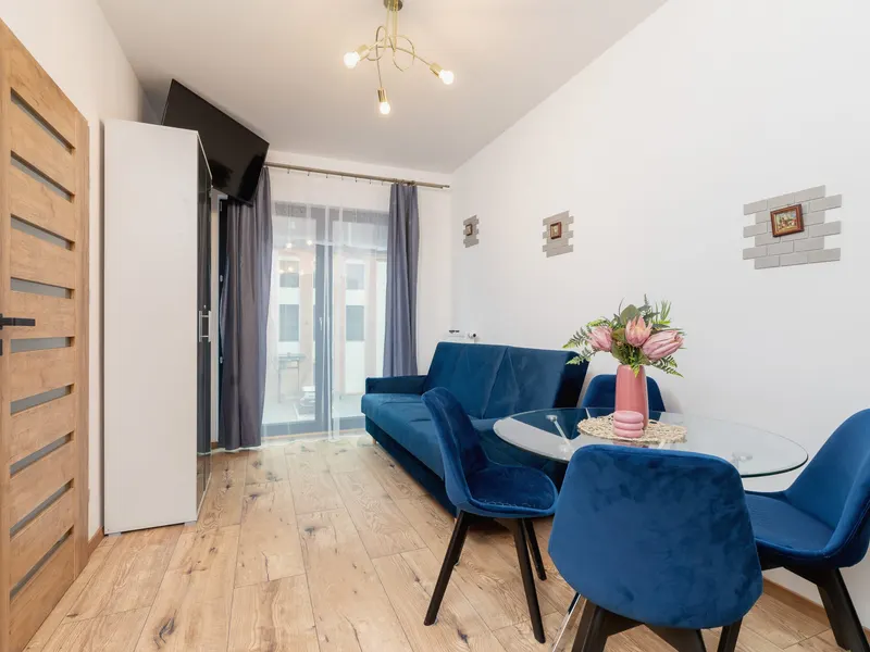 Stylish Apartment in Krakow | Balcony and Workspace – photo 2