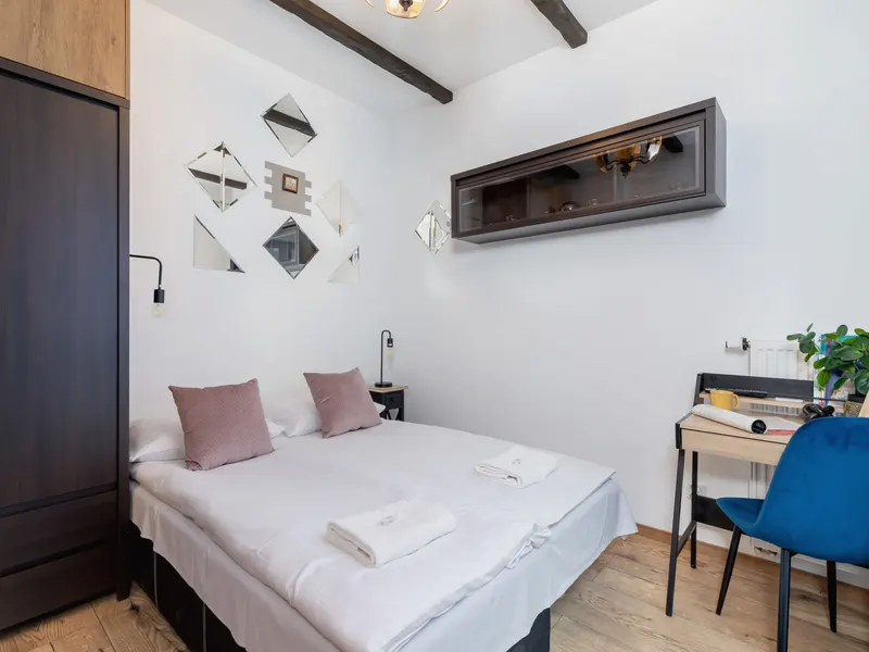 Stylish Apartment in Krakow | Balcony and Workspace – photo 1