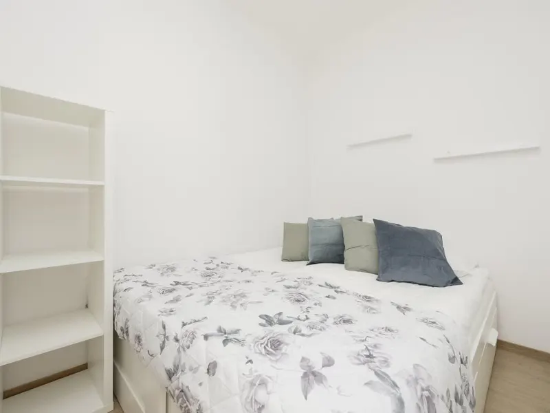 Komfortowy Apartament | Blisko Lasu i Metra, Balkon – zdjęcie 2