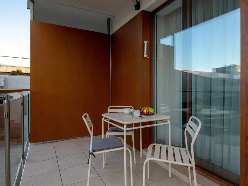Stylowe Studio z Balkonem | 140 m od Plaży – zdjęcie 3
