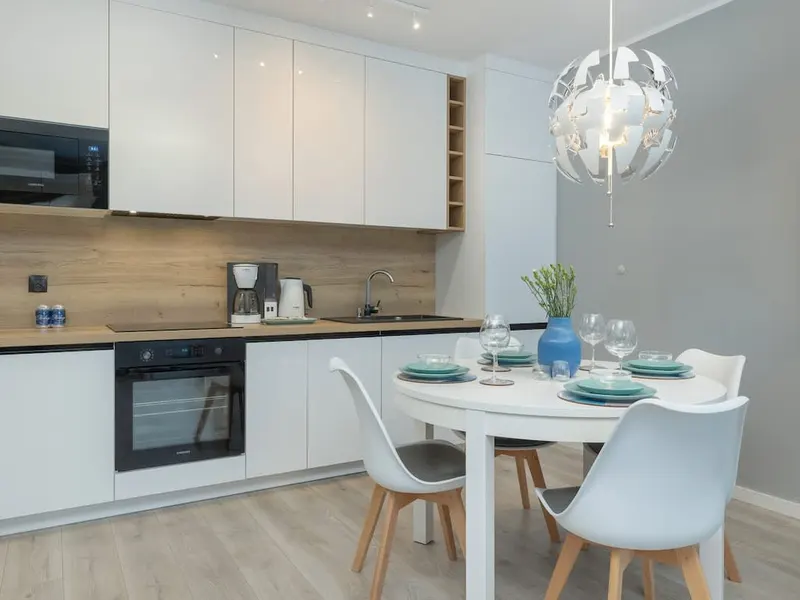 Komfortowy Apartament dla 6 Osób | Balkon | Miejsce do pracy | 2 sypialnie – zdjęcie 4
