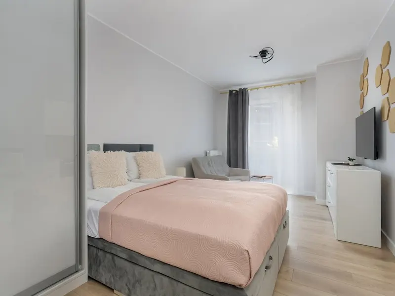 Stilvolles Studio mit Balkon | Parkplatz – Foto 1