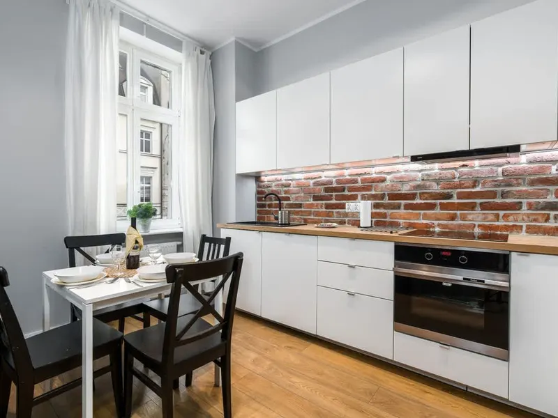 Stylowy Apartament | 2 Sypialnie, Blisko Starego Rynku – zdjęcie 3