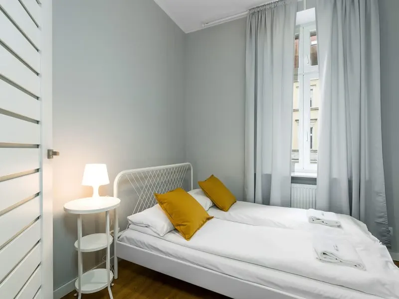 Stylowy Apartament | 2 Sypialnie, Blisko Starego Rynku – zdjęcie 4