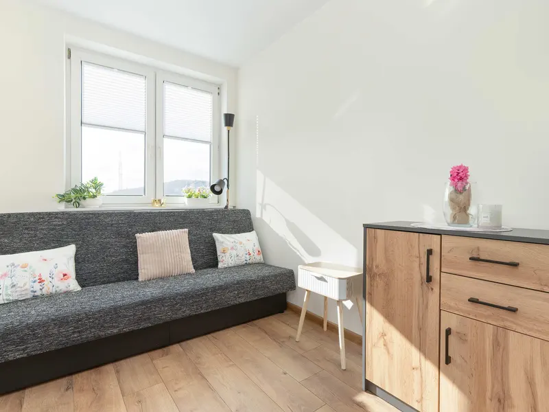 Geräumige Wohnung | Zwei Schlafzimmer, Parkplatz – Foto 2