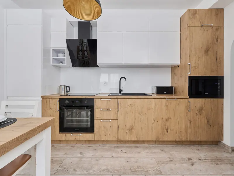 Komfortables Appartement mit Parkplatz | Balkon | Klimatisierung – Foto 4