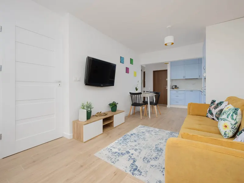 Jasny Apartament na Ochocie | Miejsce do Pracy Zdalnej – zdjęcie 5