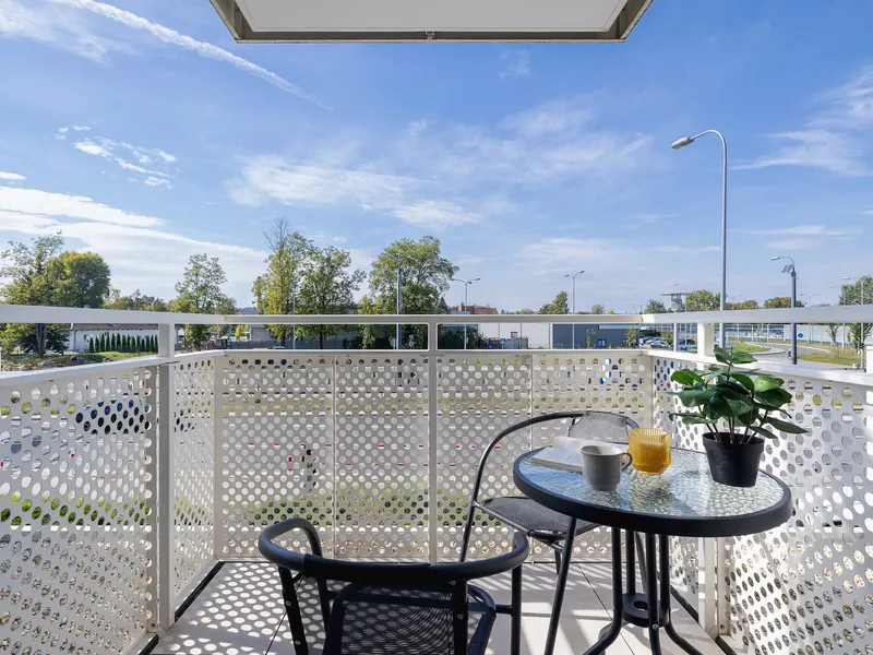 Nowoczesne Studio | Balkon i Miejsce do Pracy – zdjęcie 3