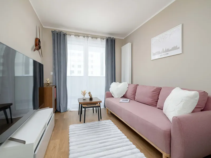 Elegancki Apartament z Balkonem | Spokojna Okolica – zdjęcie 1