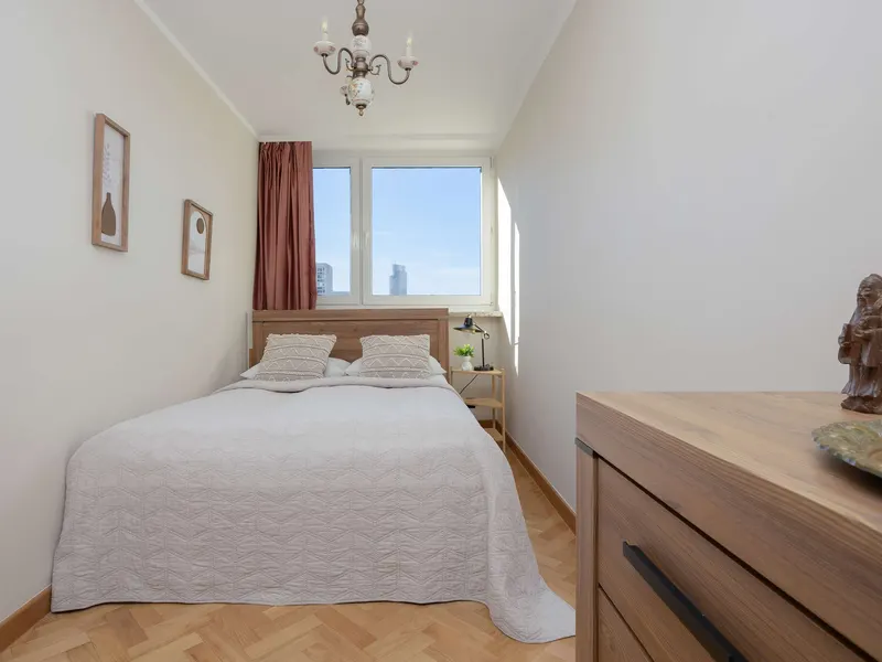 Wohnung im Zentrum | Blick auf den Park und 500 m zur Metro – Foto 4