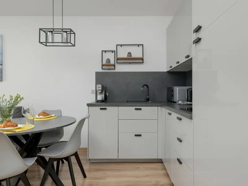 Nowoczesny Apartament dla 4 Osób | Umeblowany Balkon – zdjęcie 4