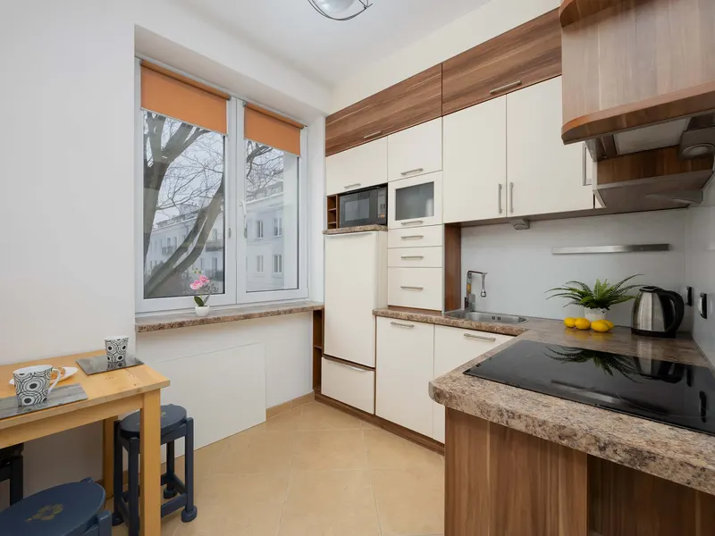 Kolorowy Apartament | Oddzielna Kuchnia | Blisko Lotniska – zdjęcie 3