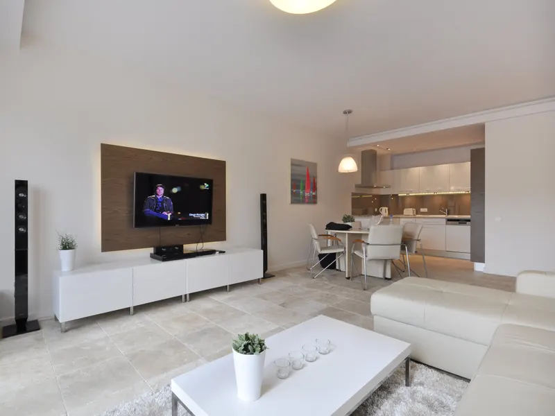 Apartment with River View | Pool, Sauna and Parking – photo 2