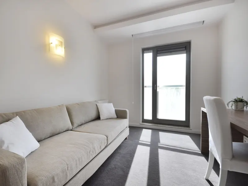 Apartment with River View | Pool, Sauna and Parking – photo 4
