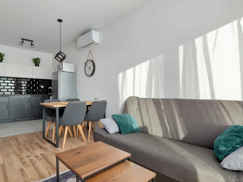 Familiensuite | Terrasse mit Garten und Parkplatz – Foto 2