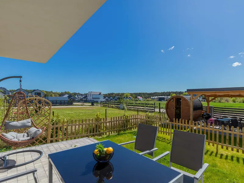Familiensuite | Terrasse mit Garten und Parkplatz – Foto 1