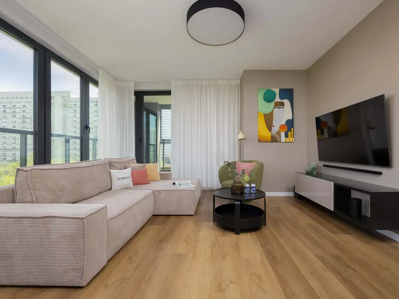 Stilvolle Wohnung im Zentrum | Balkon | Parkplatz | Smart TV – Foto 1