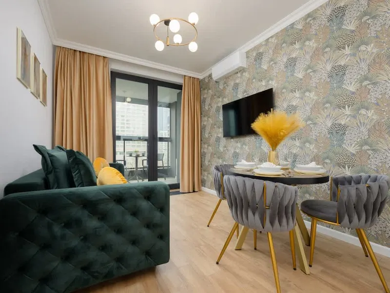 Helles Appartement mit Klimaanlage | Balkon | In der Nähe des Stadtzentrums – Foto 1