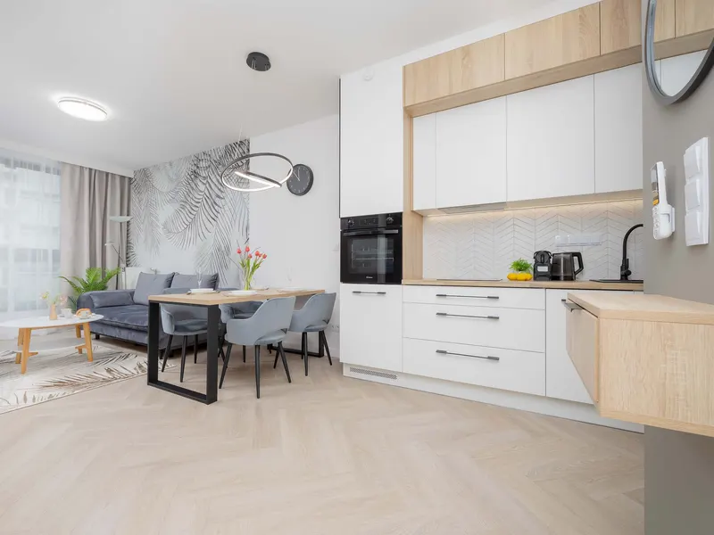 Stylowy Apartament w Centrum | Klimatyzacja i Balkon – zdjęcie 3