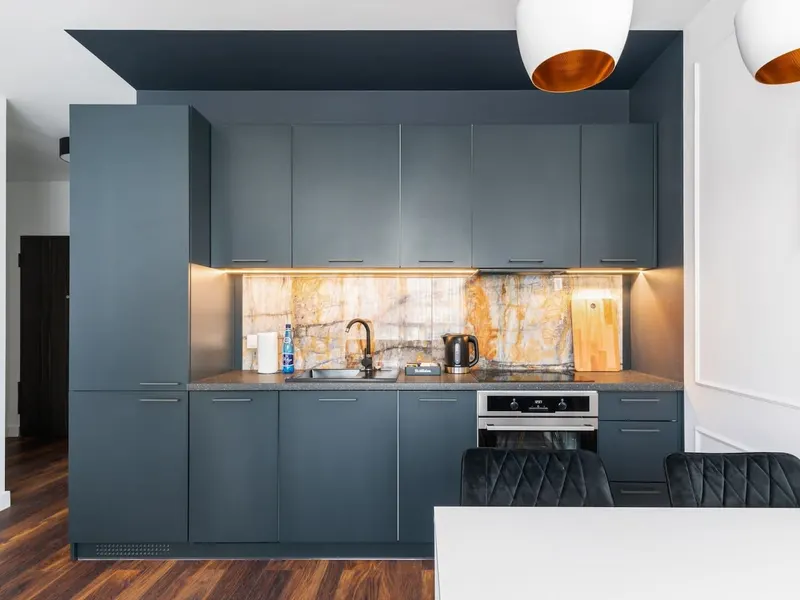 Elegancki Apartament w Centrum | Balkon, 500 m do Metra – zdjęcie 2