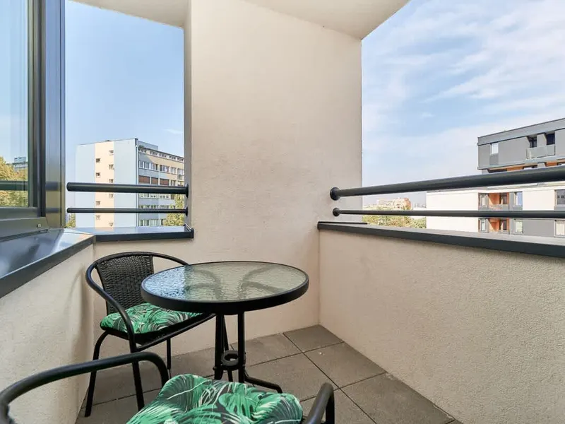 Stylowe Studio we Wrocławiu | Balkon i Parking – zdjęcie 5