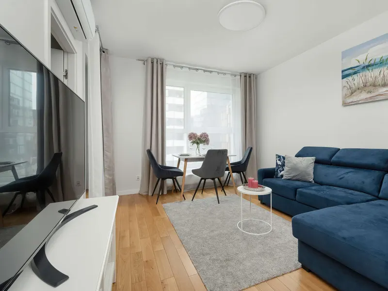 Stylowy Apartament z Balkonem | Parking | Blisko Sky Tower – zdjęcie 1