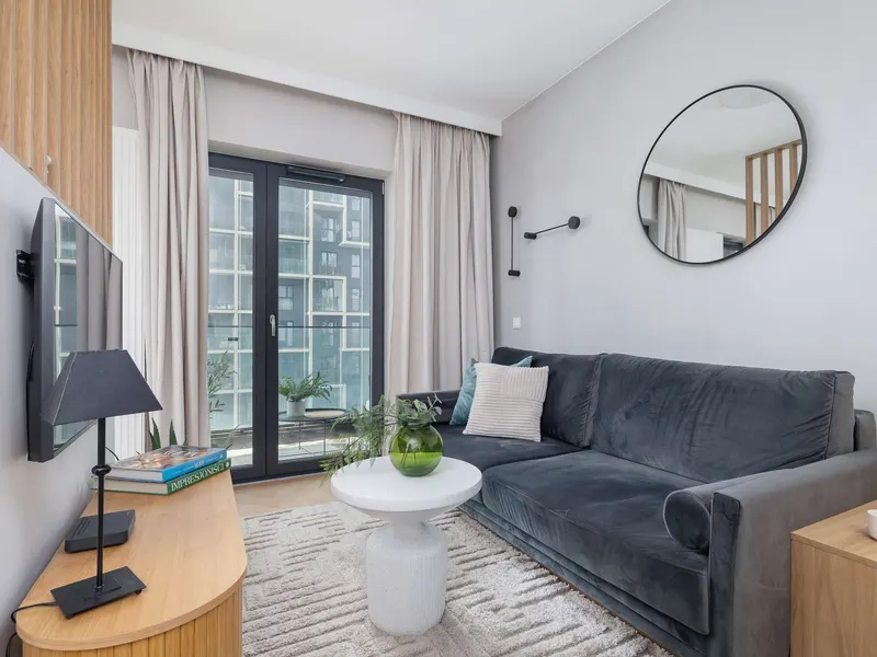 Modernes Studio im Zentrum | Balkon und Kino im Gebäude – Foto 1