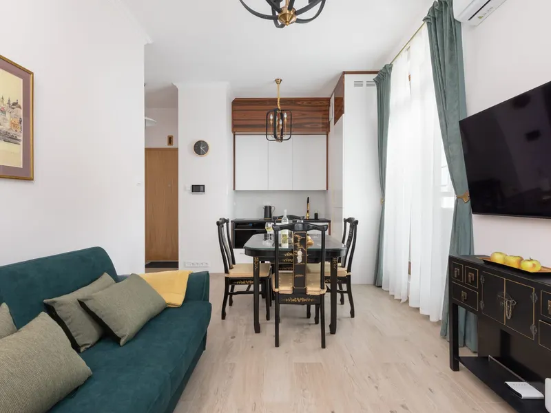 Klimatyzowany Apartament w Centrum | Stylowe Wnętrza | Miejsce do Pracy – zdjęcie 5