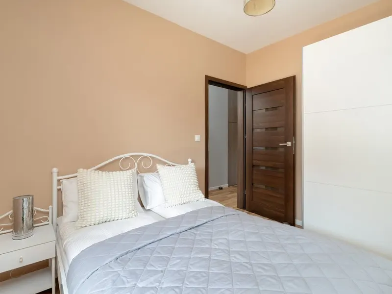 Elegant Apartment in the Center | Parking and Balcony – photo 2