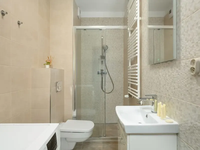 Elegant Apartment in the Center | Parking and Balcony – photo 5