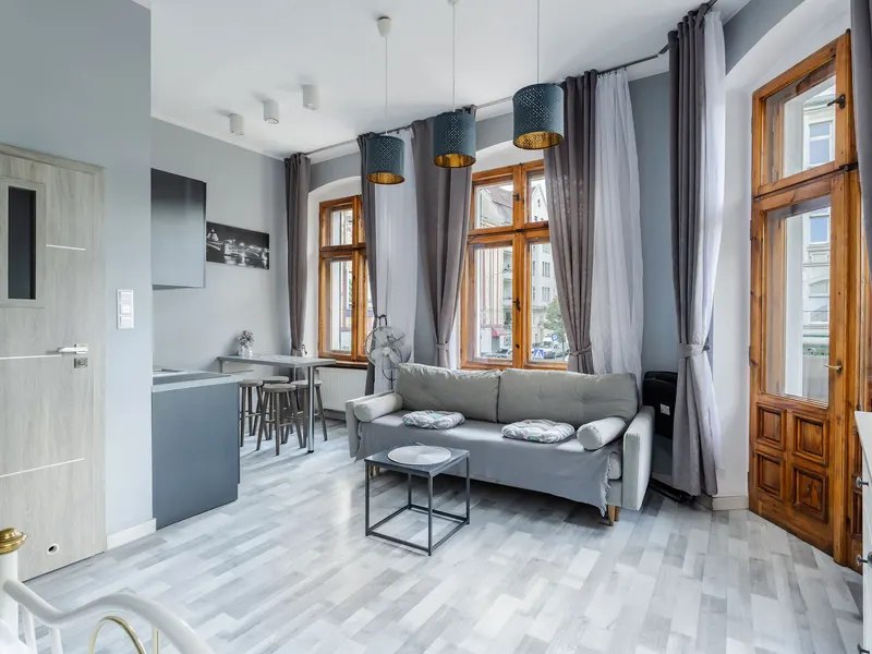 Elegantes Studio mit Balkon | In der Nähe von Bahnhof und MTP – Foto 5