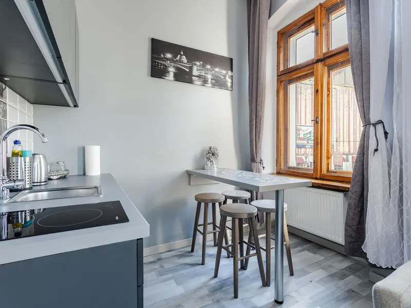 Elegantes Studio mit Balkon | In der Nähe von Bahnhof und MTP – Foto 3