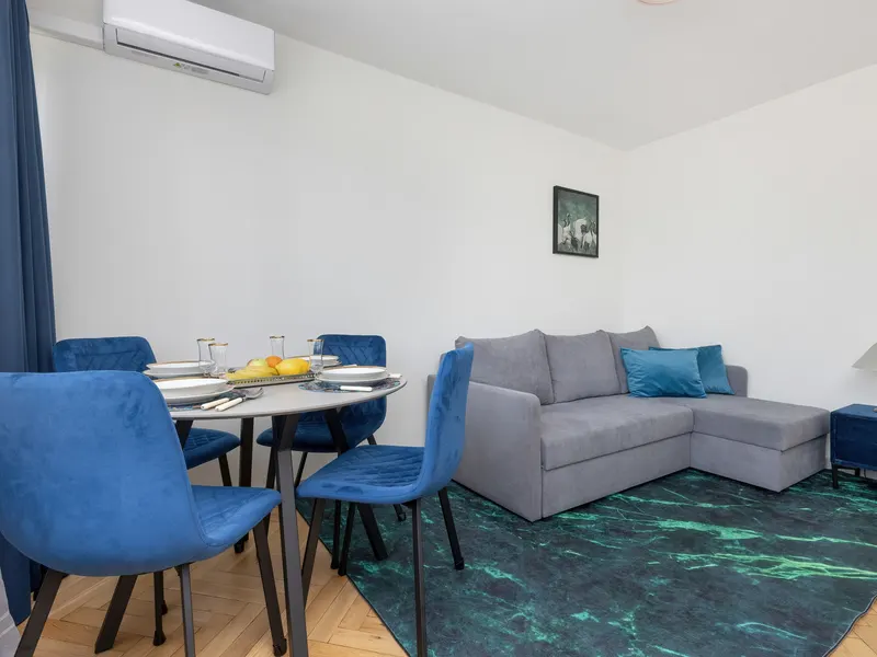 Cozy Apartment in Wola | Air Conditioning and Workspace – photo 1