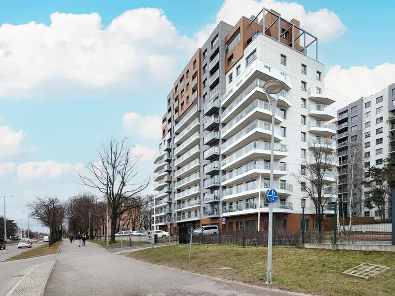 Przestronny Apartament na 9. Piętrze | Parking | Blisko Plaży – zdjęcie 4