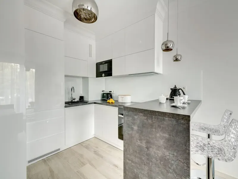 Stilvolle Wohnung mit Balkon | Klimaanlage | Parkplatz – Foto 4
