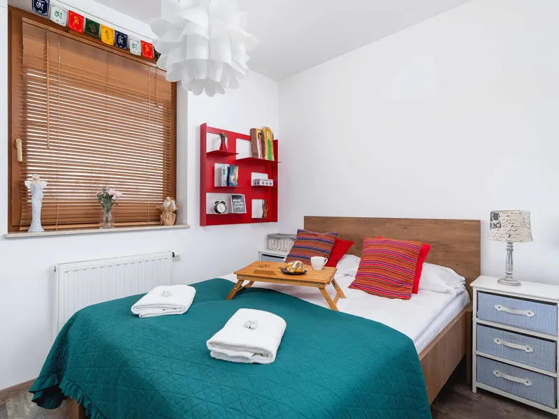 Stylish Apartment with Balcony | Workspace – photo 2