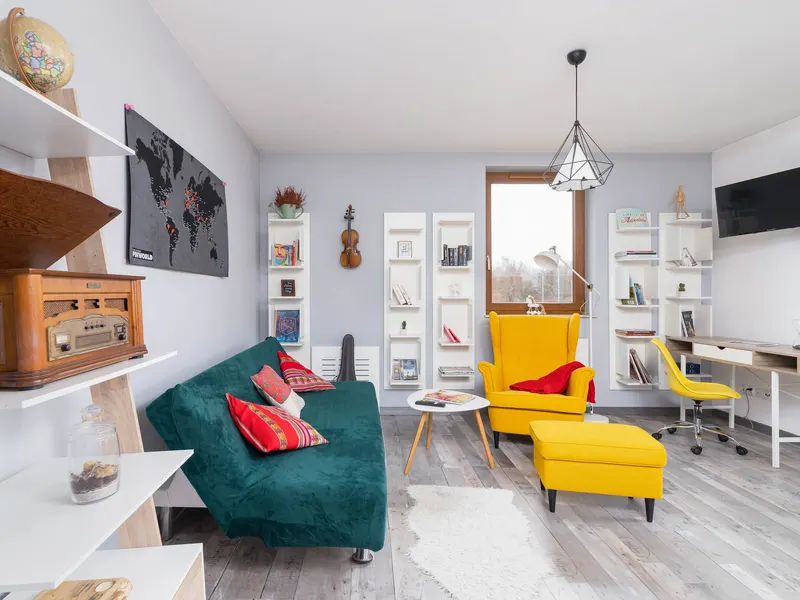 Stylish Apartment with Balcony | Workspace – photo 5