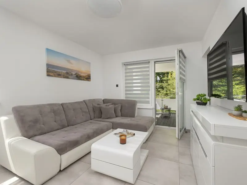 Jasny Apartament z Tarasem | Parking, Blisko Parku – zdjęcie 1