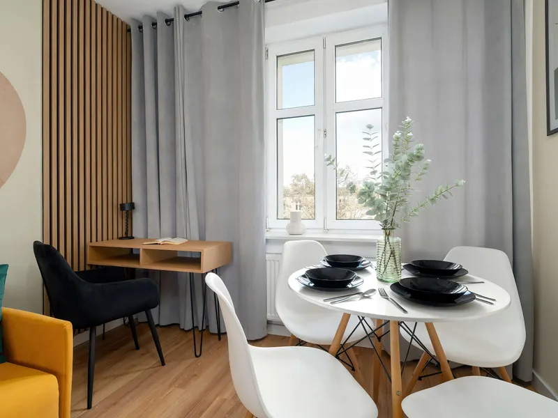 Apartament z Klimatyzacją | Dwie Sypialnie i Miejsce do Pracy – zdjęcie 5