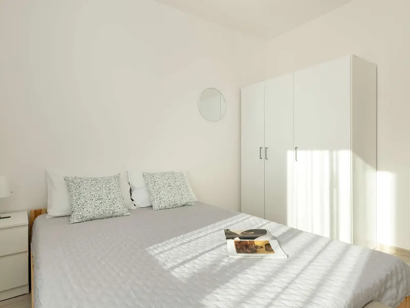 Spacious Apartment | Balcony and Peaceful Neighborhood – photo 2